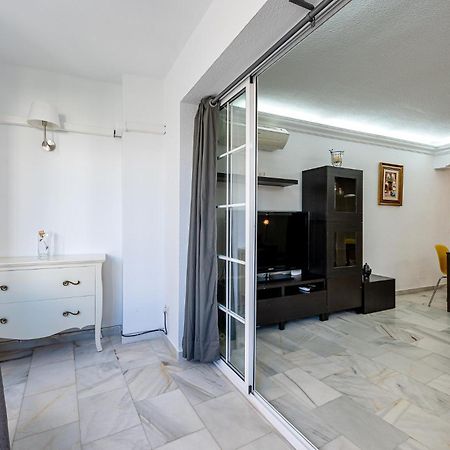 797 Holiday Rentals - Piso Para 3 En La Carihuela Con Piscina Torremolinos Dış mekan fotoğraf