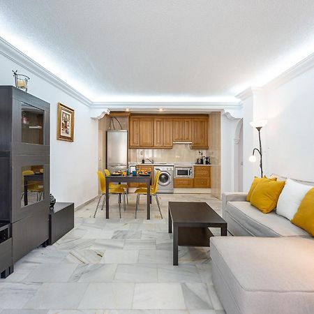 797 Holiday Rentals - Piso Para 3 En La Carihuela Con Piscina Torremolinos Dış mekan fotoğraf