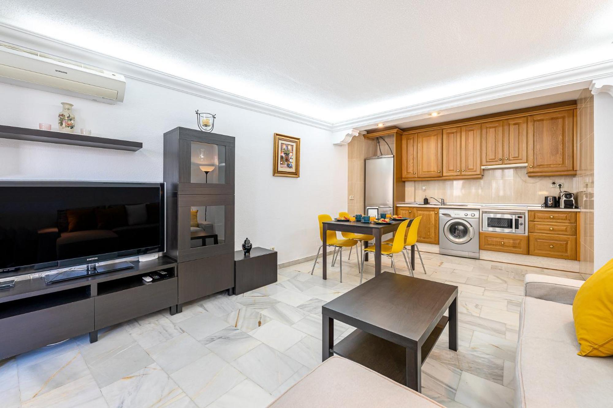 797 Holiday Rentals - Piso Para 3 En La Carihuela Con Piscina Torremolinos Dış mekan fotoğraf
